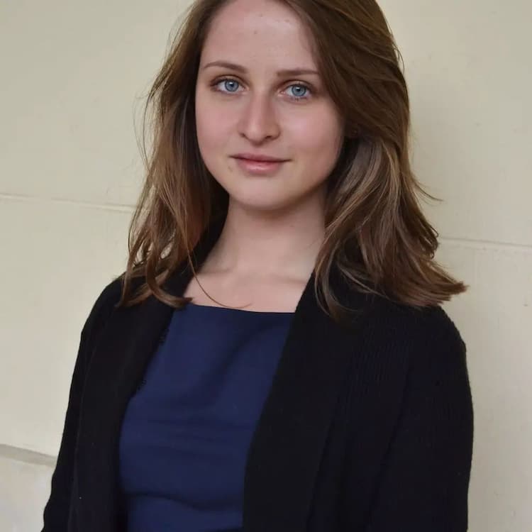 Inès