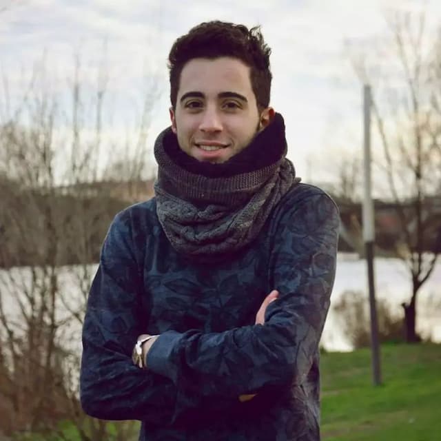 Amine