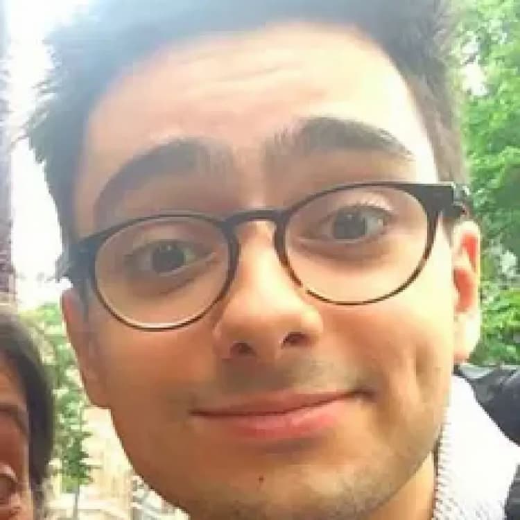 André