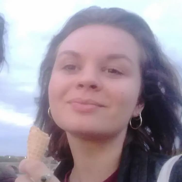 Inès