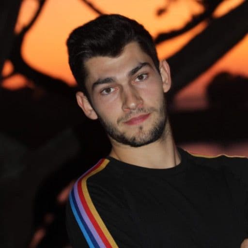 Léo